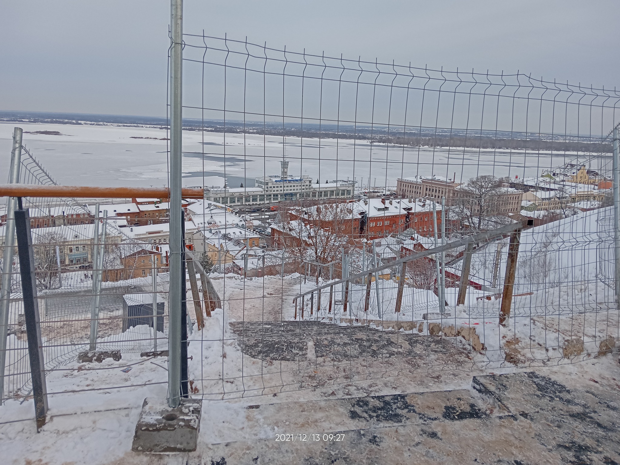 Лестницу у набережной Федоровского закрыли на ремонт в Нижнем Новгороде - фото 1