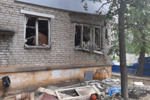 «Железную дверь отбросило на несколько метров, а в окно соседнего дома влетел кулер», — очевидцы о взрыве дома на Светлоярской