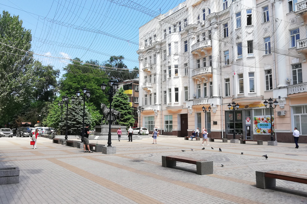 Глава администрации Ростова предложил создать «золотое кольцо» из пешеходных зон