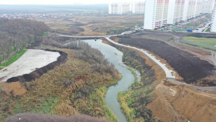 В Суворовском микрорайоне Ростова обустраивается новая набережная - фото 1