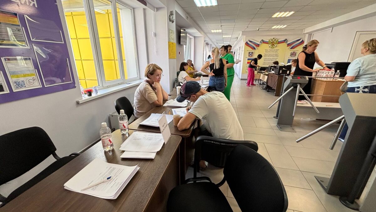 В Ростове ПВР принял 60 жильцов пострадавших от атаки БПЛА на жилые дома - фото 1