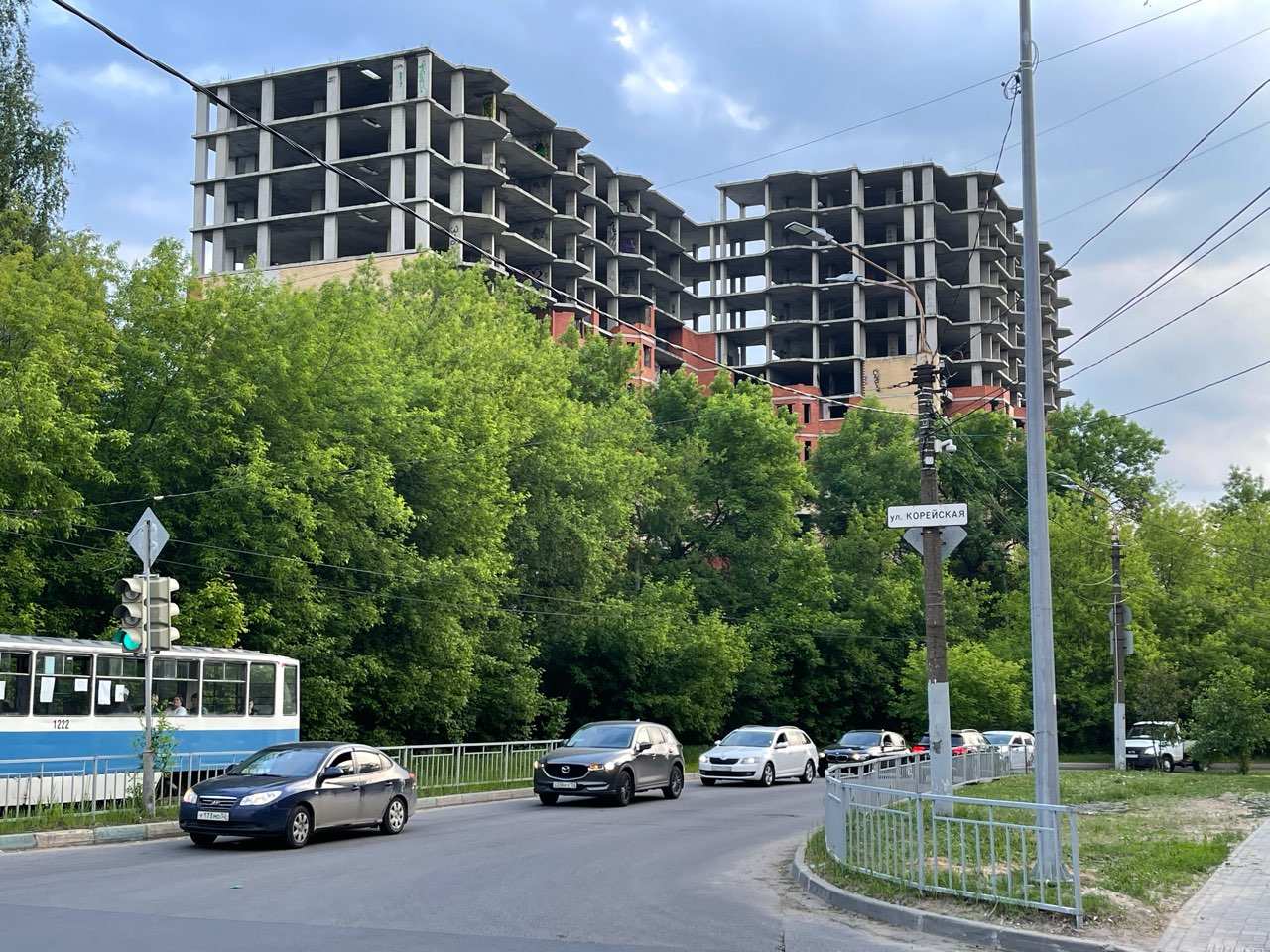 Старейший долгострой на Медицинской начали сносить в Нижнем Новгороде  - фото 1